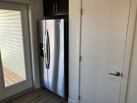 Kensington - 3 Bedroom/2.5 Bathroom - Upper Unit - 231 McArthur Cres - Photo 5