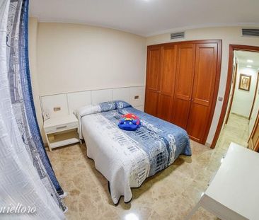 4 bedroom luxury Flat for rent in Seville, Spain - Photo 4