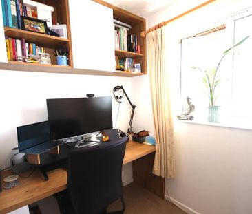 3 bedroom semi-detached house to rent - Photo 4