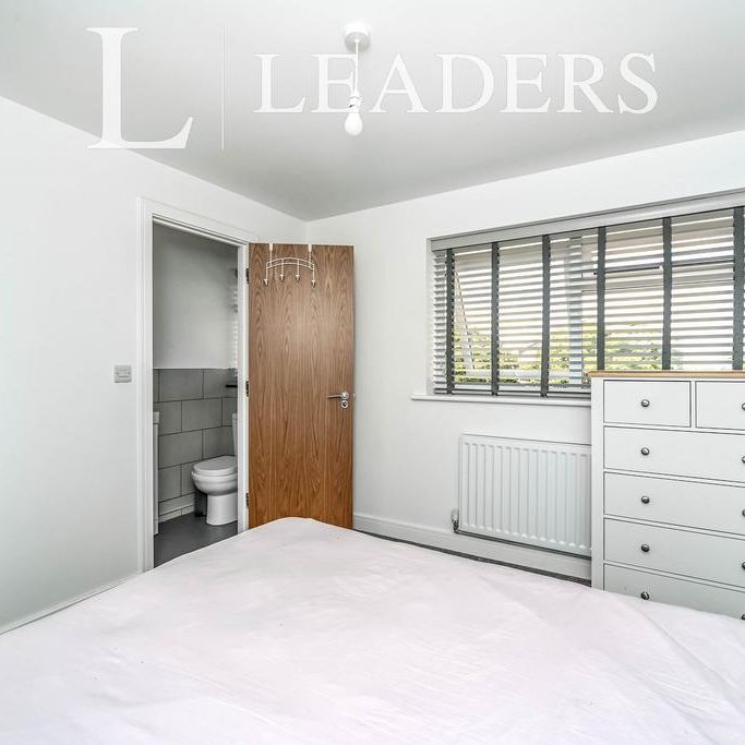 1 bedroom in a house share to rent - Photo 1