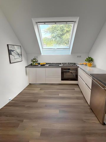 Bezugsfertig mit neuer Küche: Stilvolle 2-Zimmer-Dachgeschosswohnung zu vermieten - Photo 5