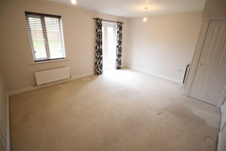 3 Bedroom House - Semi-Detached - Photo 5