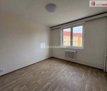 pronájem revitalizovaného bytu s balkónem, garáží a parkovacím míst... - Photo 1