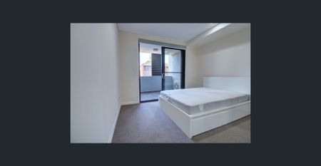 Spacious two bedroom apartment with open plan living - Photo 2