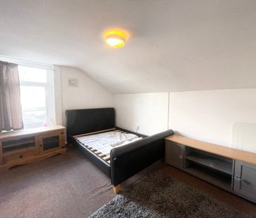 High Street, Cheltenham, GL50 - Photo 4