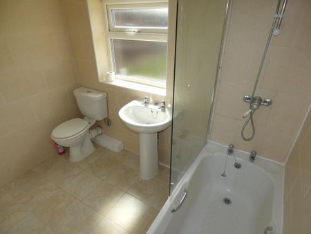 1 bedroom ground floor flat to rent - Photo 4