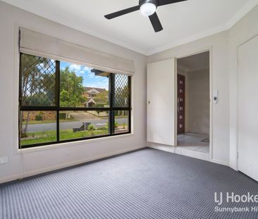 THIS TRANQUIL RETREAT IS JUST 2 MINUTES FROM STRETTON STATE COLLEGE... - Photo 5