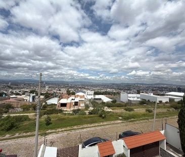 CASA EN RENTA TOTALMENTE AMUEBLADA EN QUERETARO - Photo 2