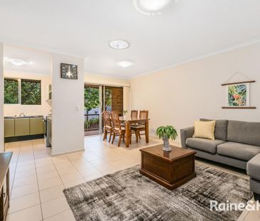 Unfurnished 2-Bedroom Unit in the Heart of Toowong! - Photo 2
