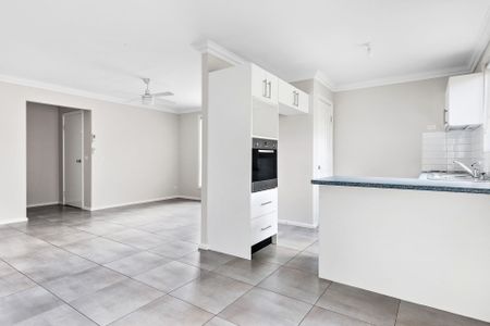 Unit in great location - Photo 3