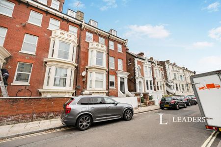 1 bedroom flat to rent - Photo 4