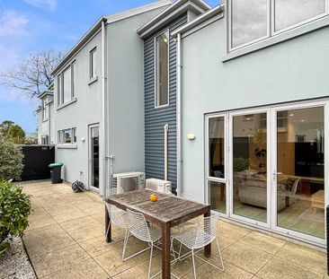 Colombo Street Elegance - Photo 5