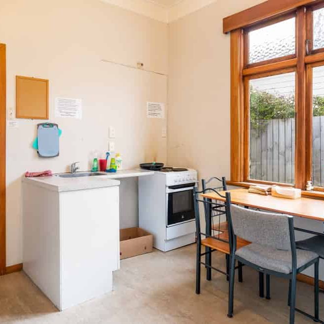 Cornhill Street - Available 2026 - Internet Included - Fully Furnished - Photo 1