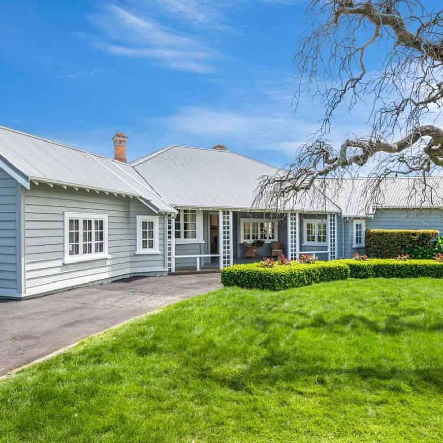 REMUERA - 4 Bedrooms Big House - Photo 1