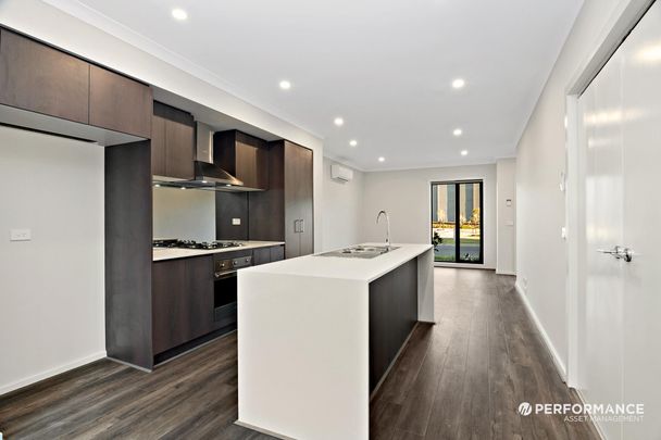22 Adenmore Cct, Deanside VIC 3336 - House For Rent | Domain - Photo 1