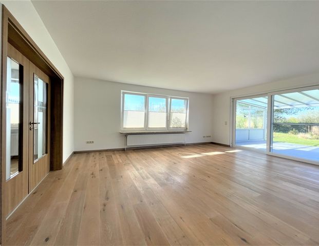 Saniertes Einfamilienhaus in Uthwerdum mit vielen Extras und einem tollen Blick ins Grüne! - Foto 1