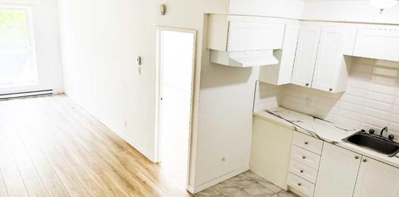 Très beau 3 1/2 rénové - Photo 2