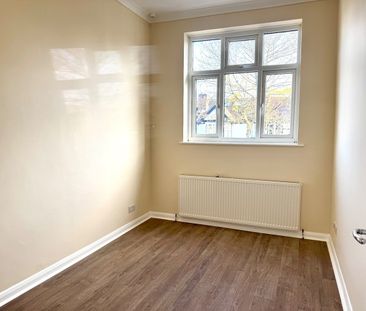 6 Bed End Terrace, Becmead Avenue, HA3 - Photo 2