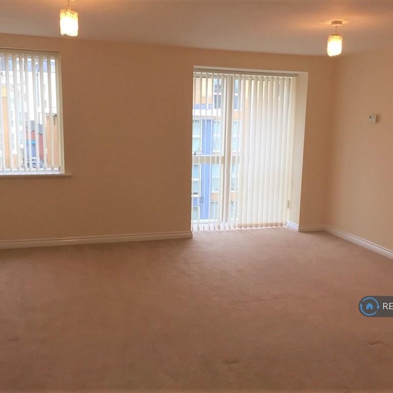 2 bedroom flat to rent - Photo 1