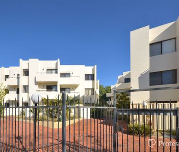 Ground Floor Fully Refurbished Apartment - Photo 6