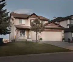 2 bedroom Walkout Basement fully renovated furnished house close to... - Photo 1