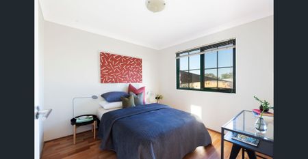 Unique split-level warehouse-style home - Photo 4