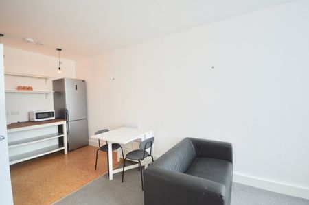 2 bedroom apartment to rent - Photo 4