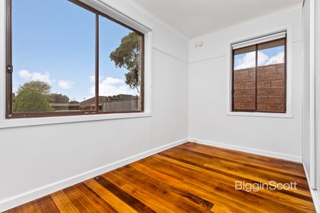 Renovated 2 Bedroom Unit - Photo 4