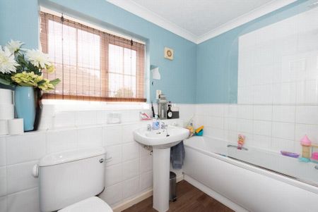 2 bedroom end of terrace house to rent - Photo 5