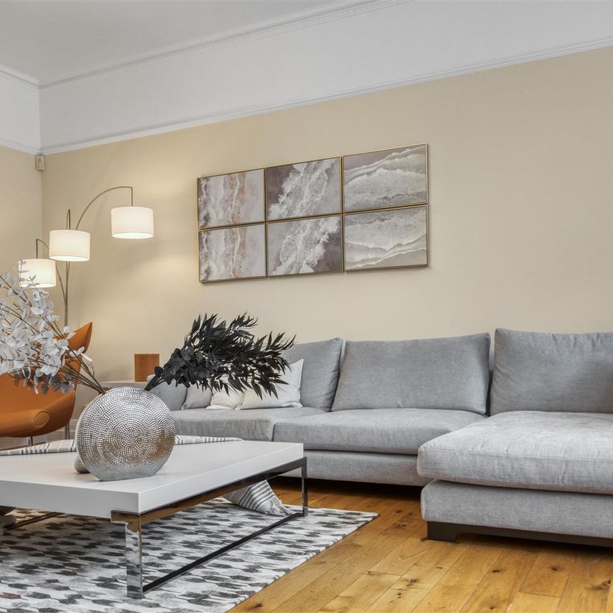 4 bed flat to rent in Kensington Court, London, W8 5 - Photo 1