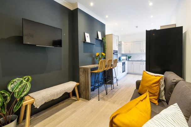 Room in a Shared House, High Street, BS16 - Photo 1