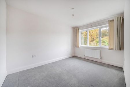 3 bedroom end of terrace house to rent - Photo 4