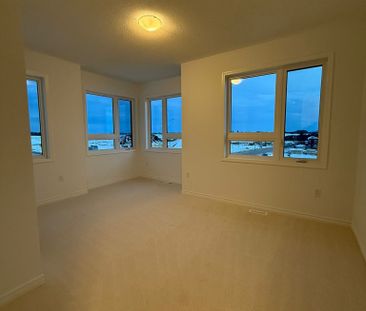 For Lease - 62 Gretzky Avenue, Barrie, Ontario - Photo 6