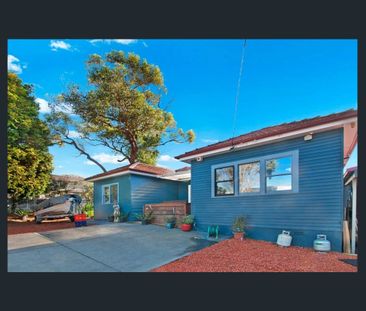 LEVEL FAMILY HOME - Photo 5