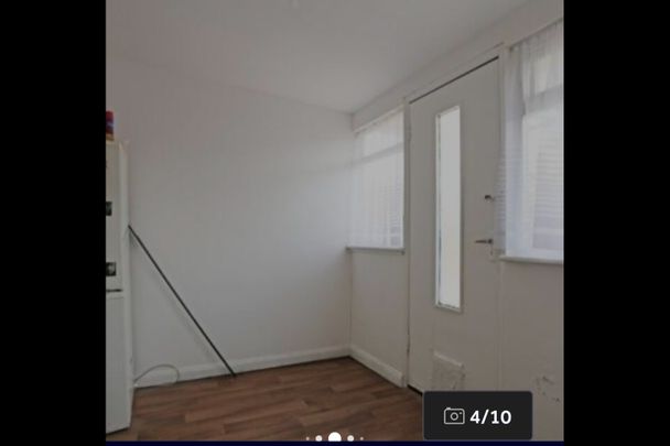 2 Bed Terraced House, Dawson Avenue, IG11 - Photo 1
