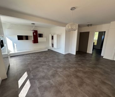 Location Appartement 3 pièces 77m² - Photo 2