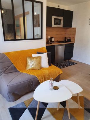 Rue Nesmond : F2 meublé - Photo 1