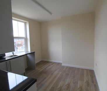 1 bedroom Flat To Let - Photo 4