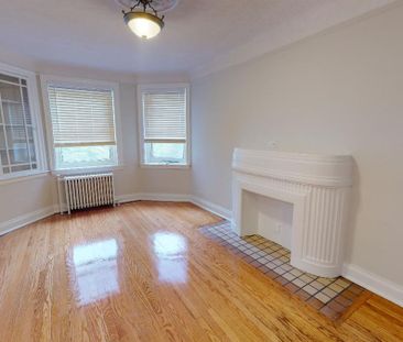 235 Charlotte St - Photo 2
