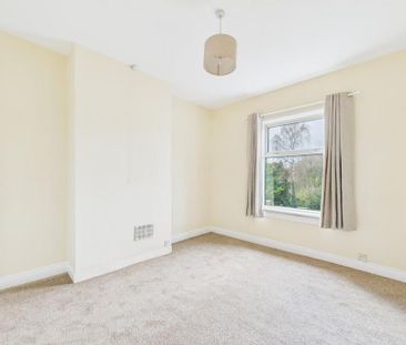 2 bedroom end of terrace house to rent - Photo 5