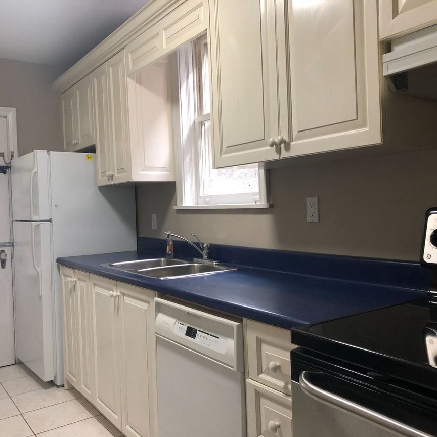 For Lease - 465 Sutherland Drive, Toronto, Ontario - Photo 1