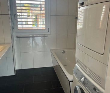 Living in a central location - Photo 3