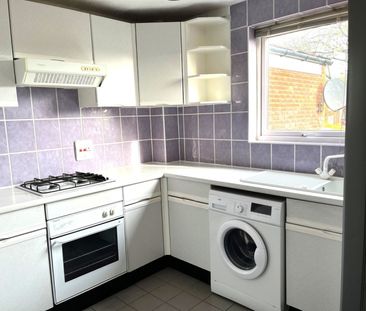 1 bedroom Flat - Skipton Close, Stevenage - Photo 3