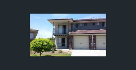 3 BEDROOMS TOWNHOUSE IN DURACK - Photo 4