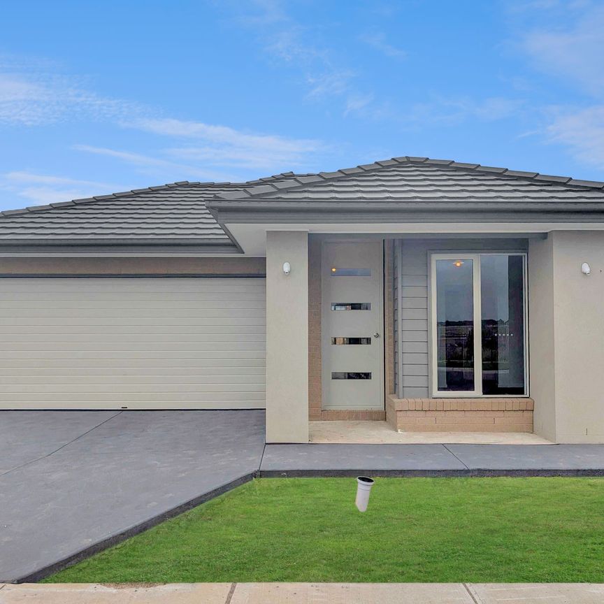 111 Riverland Road Clyde VIC - Photo 1