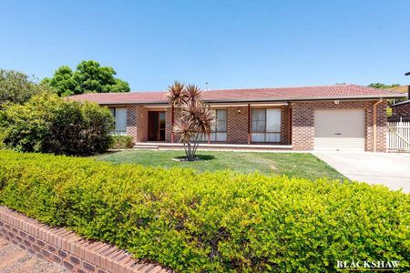 Lovely quiet location, in peaceful loop street - Photo 3