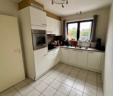 Ruim appartement met 2 slaapkamers in centrum Sijsele - Foto 6