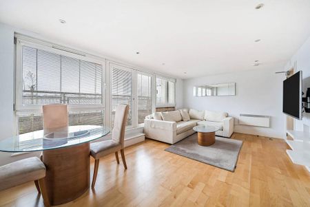 3 bedroom flat to rent - Photo 5