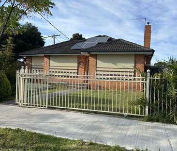Centrally located! - Photo 6