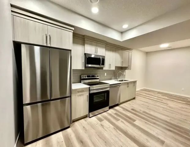 Cozy 1 Bedroom, 1 Bathroom Suite in the Orchards! | 2201 MUCKLEPLUM CRES SW, Edmonton - Photo 1